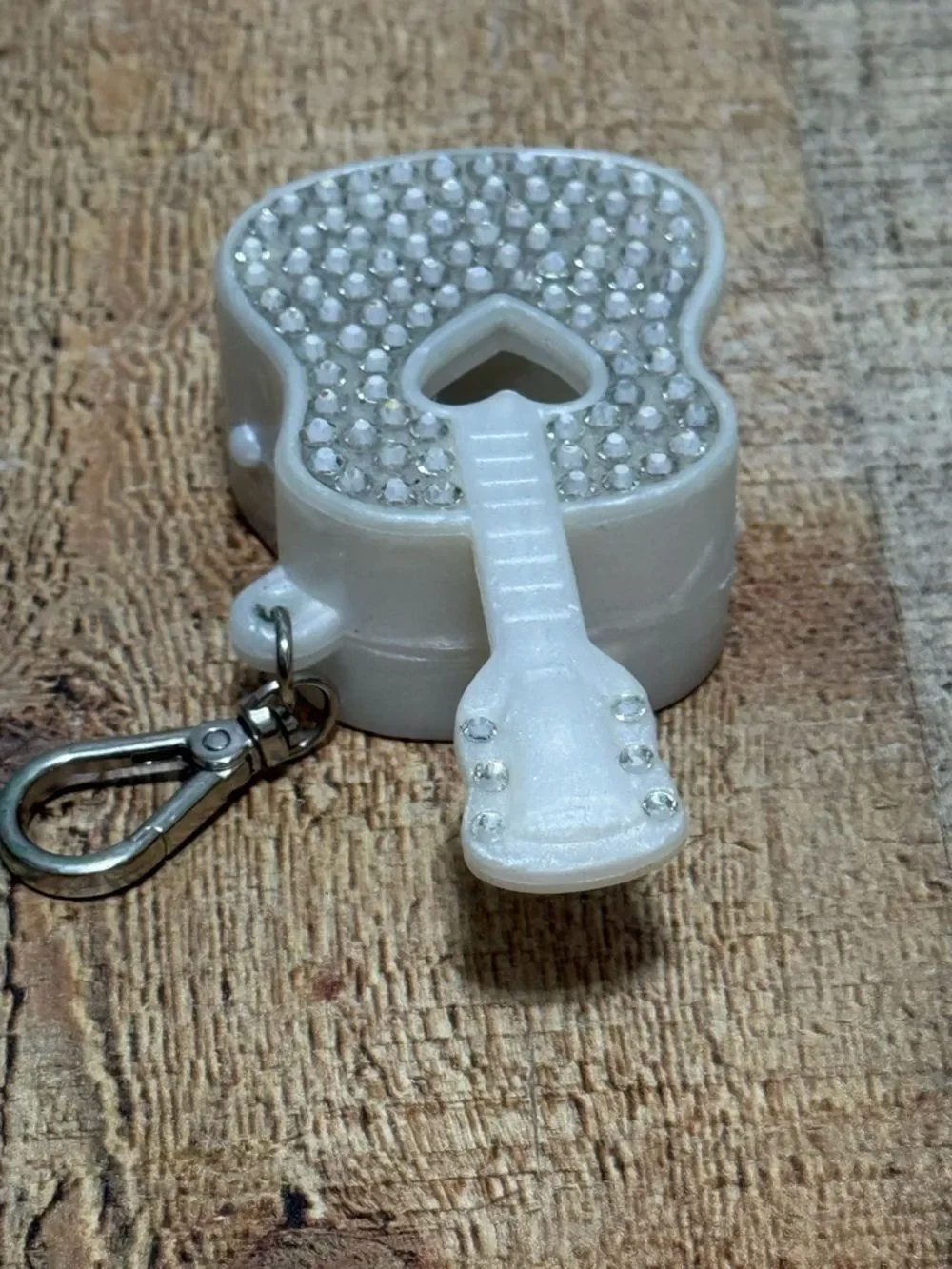 BATH & BODY WORKS GUITAR POCKET BAC HOLDER SOUND MAKING BLING DIAMOND